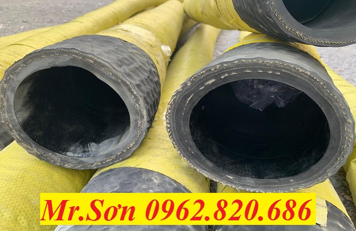 ống bơm xi mooc chở xi măng rời
