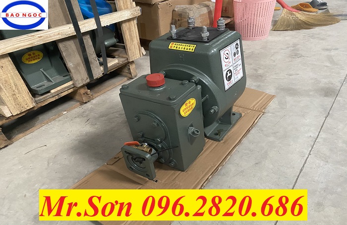 bơm nước xe xitec rửa đường, tưới cây