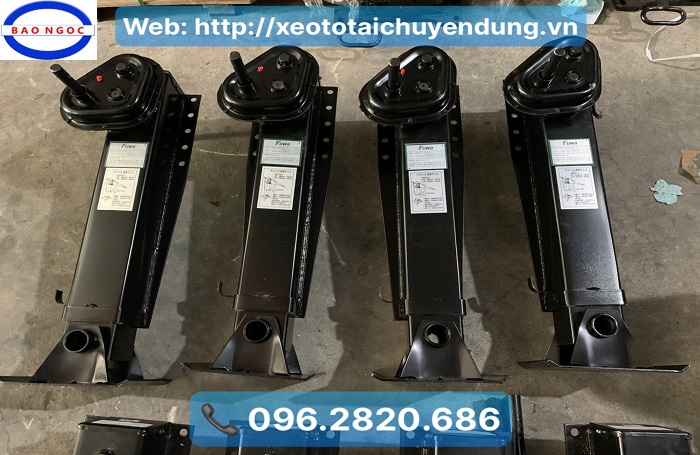 chân chống mooc fuwa