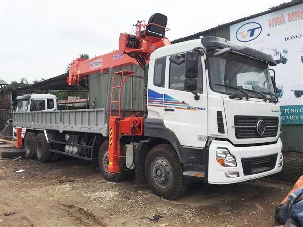 Xe tải Dongfeng Trường Giang 4 chân gắn cẩu KangLim 10 tấn KS2605